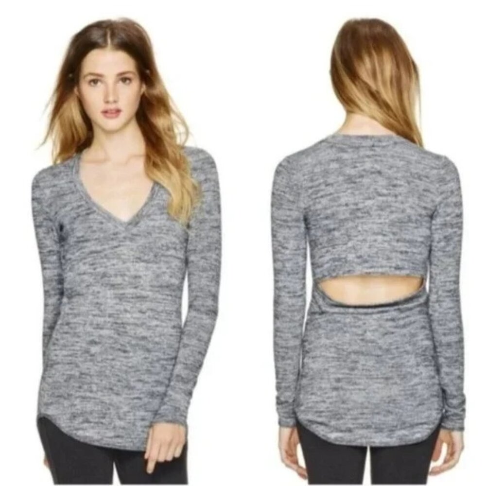 Aritzia Wilfred Free Luma Cutout V Neck Long Sleeve - Heathered Grey - US M